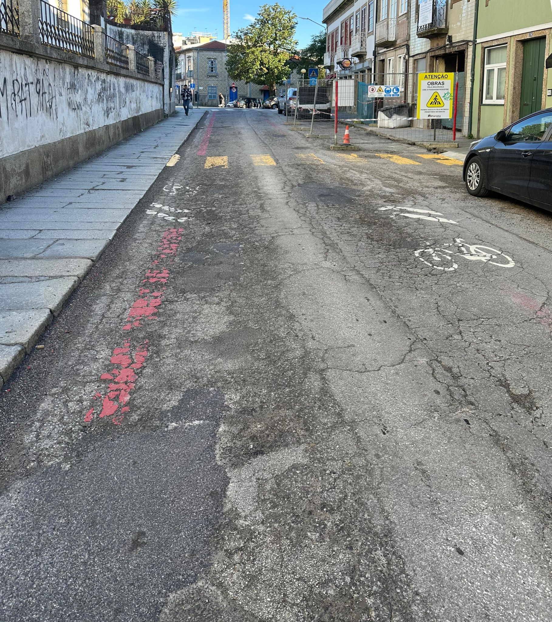 rua_sao_victor_mau_estado_do_piso_2.jpg Rua sao victor mau estado do piso 2.